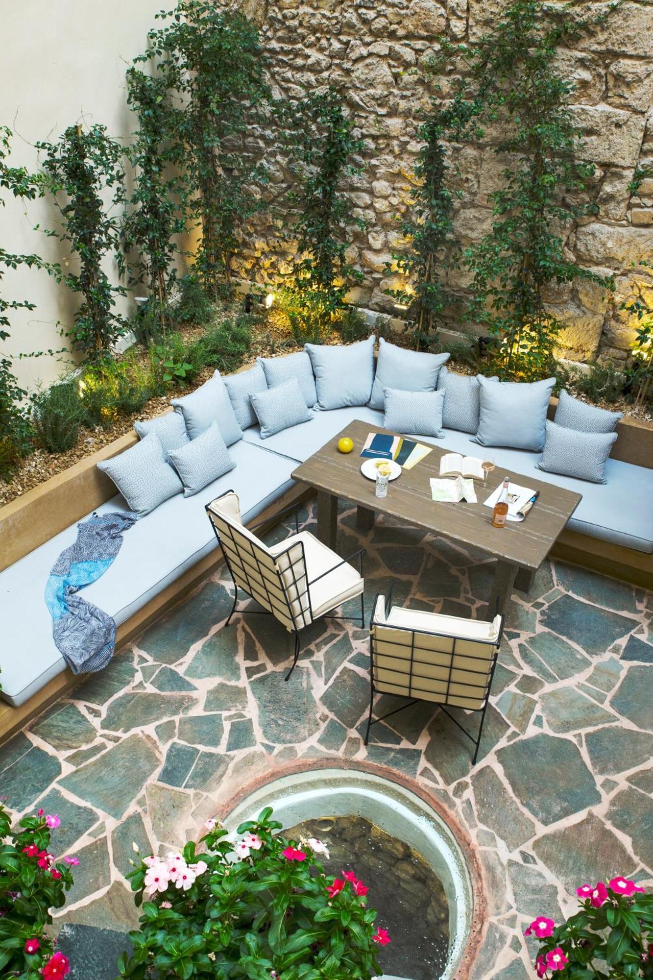 Courtyard Suite